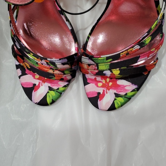 Jessica Simpson black hibiscus tropical floral strappy ankle strap heels size 11 - Picture 9 of 16